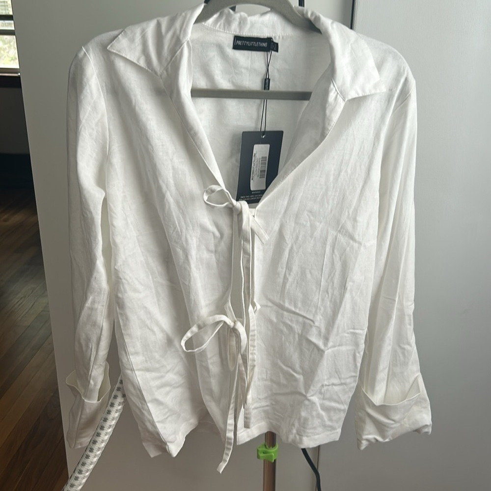 NWT PrettyLittleThing White Tie Front Linen Top